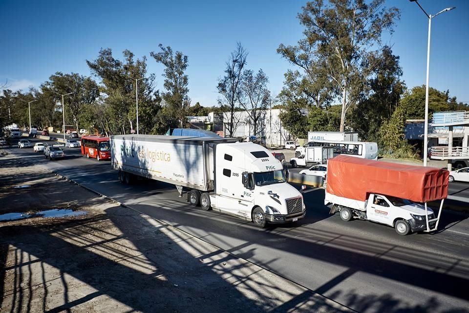 Para poder circular en la Ciudad, los transportistas se están amparando.