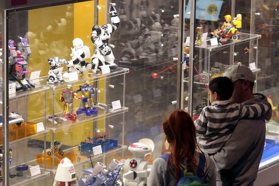 Su amplia colección vio la luz en diciembre, cuando inauguró el Museo Interactivo del Juguete (MIJU), ubicado en Plaza Fiesta San Agustín.