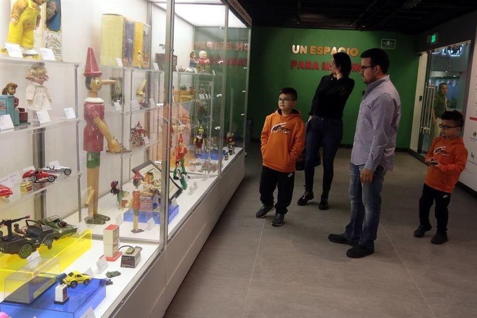 La colección suma más de 6 mil juguetes, pero sólo se seleccionó una variedad para ser exhibidos, ya que de manera periódica se van a estar cambiando para mantener la novedad.