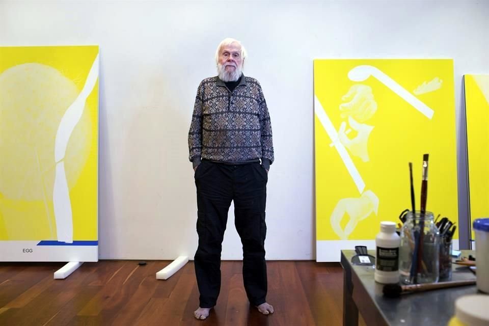 John Baldessari en su estudio en Los Ángeles en 2016. En sus últimos trabajos rindió tributo a los maestros del arte antiguo y moderno.
