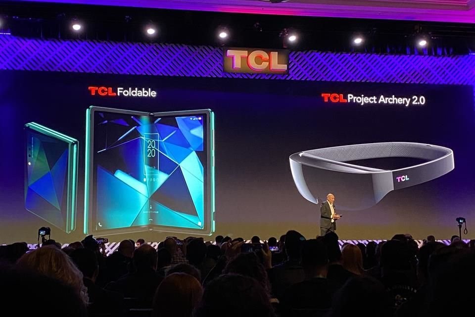 Aunque no se revelaron detalles de TCL Foldable, la empresa mostró su interés por desarrollar dispositivos con pantallas flexibles.