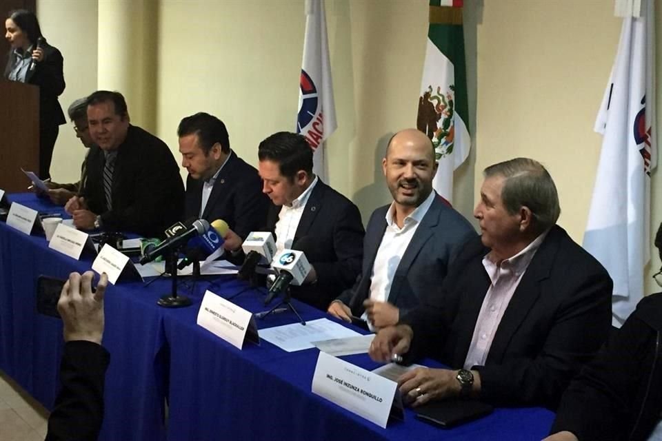 Los líderes empresariales ofrecieron una conferencia de prensa por la aprobación de nuevos impuestos en Baja California.