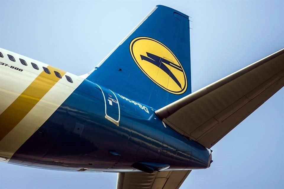 La aerolínea ucraniana, dueña del Boeing 737 accidentado en Teherán, anunció que suspende los vuelos a esta Ciudad por tiempo indeterminado.