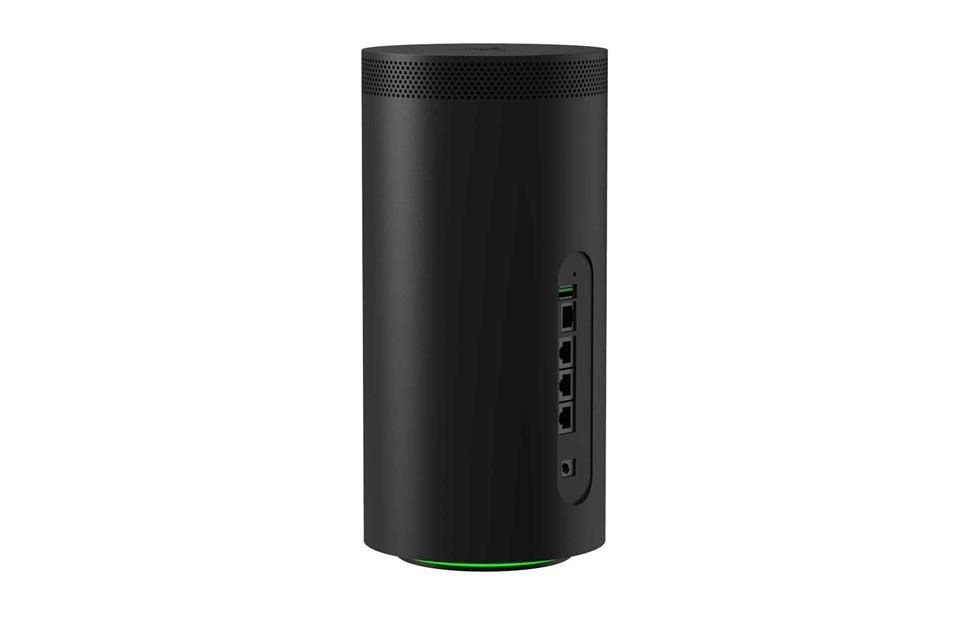 Razer Sila 5G Home Router tendría con un puerto Wan de 2.5 Gbps, 4 puertos LAN de 1 Gbps, 1 puerto USB 3.0 y una ranura para tarjeta SIM.