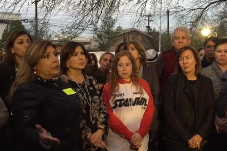 Los vecinos lamentaron que el Municipio tenga cercado una parte del parque cuando se supone que no hay o no les han presentado el proyecto ejecutivo. 