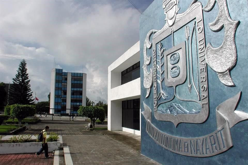 El Congreso local aprobó reformas a la ley orgánica de la Universidad Autónoma de Nayarit.