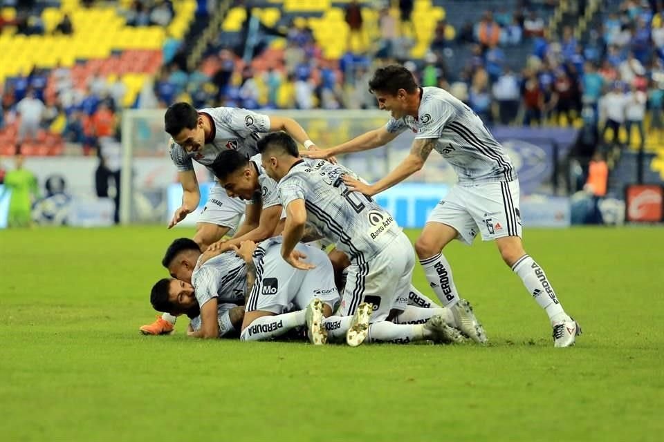 El Atlas venció al Cruz Azul en el Estadio Azteca.