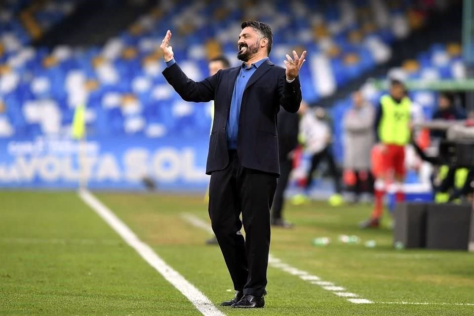 Gattuso usó a Lozano por primera vez como titular.