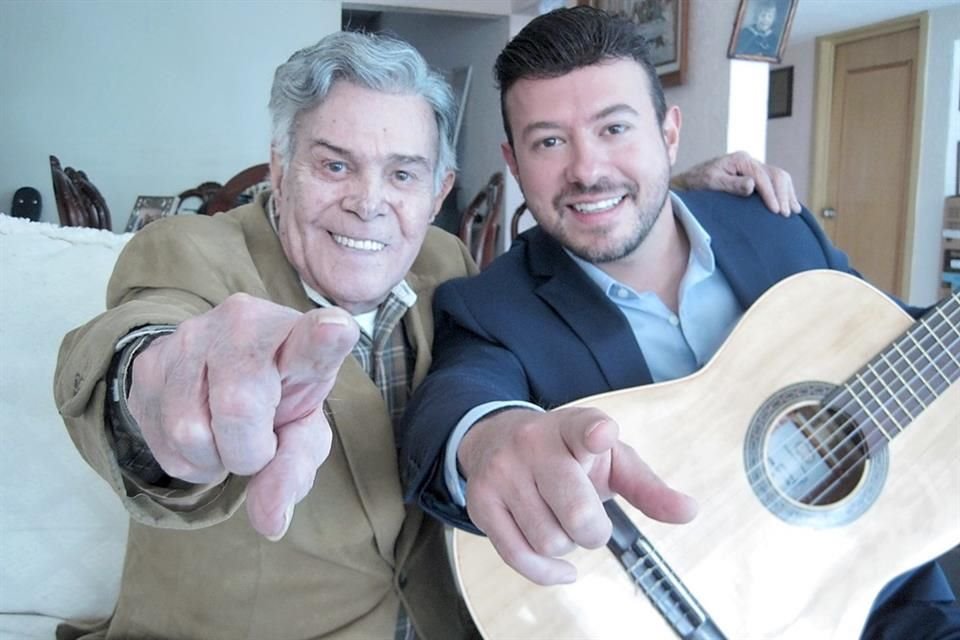 Manolo Correa, hijo de Chamín Correa, confirmó que el artista llevaba tiempo enfermo y que falleció de un paro cardiorrespiratorio.