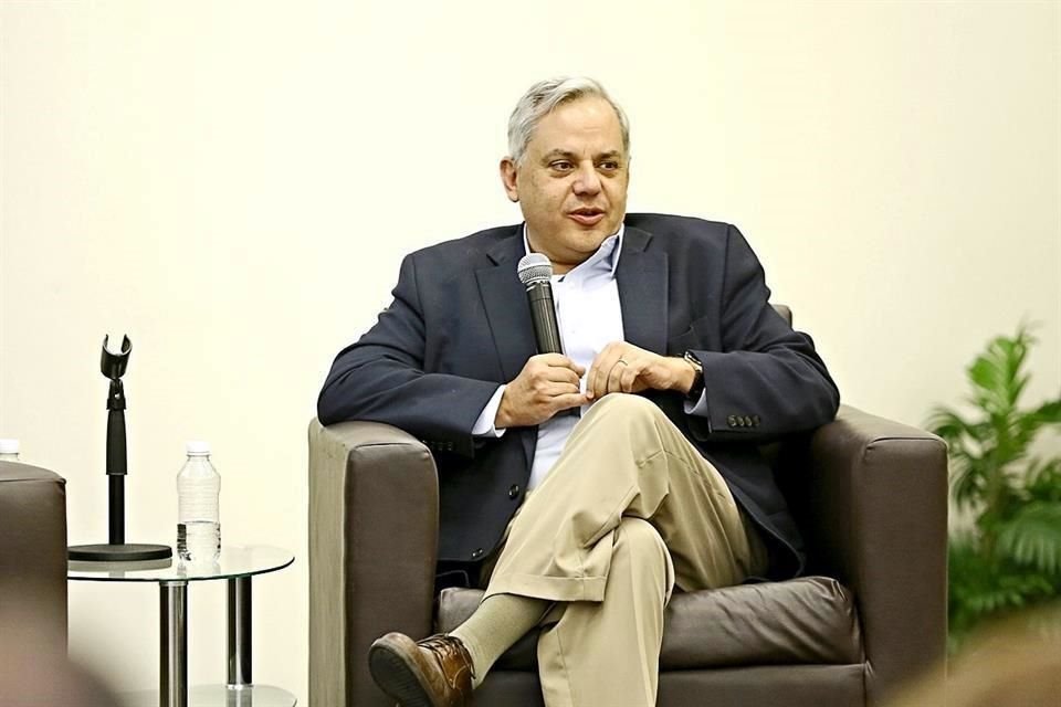 Dr. Emilio Sacristán Rock, Premio Nacional de Ciencias 2017. Inventor del corazón artificial VITACOR UVAD, entre varios dispositivos médicos. Investigador SNI Nivel III.