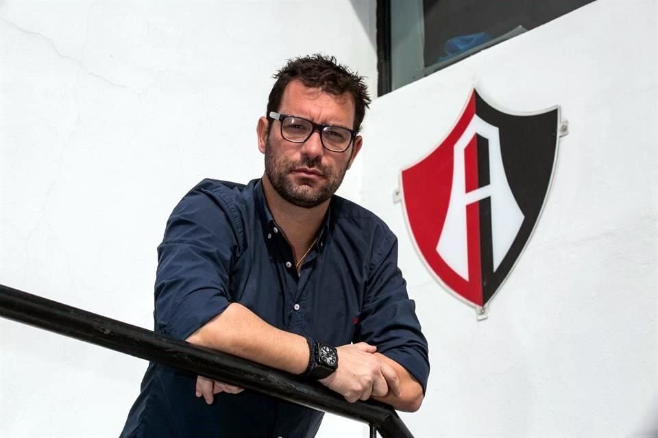 Albert Espigares confía en formar canteranos de calidad para los Rojinegros.