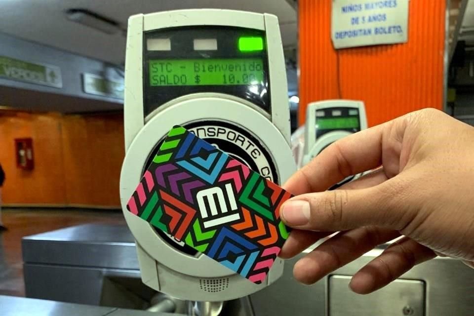 Los puntos de recargas se duplicarán, pues pasarán de 437, alojados en estaciones de todos los sistemas de transportes y taquillas del Metro, a mil 153.