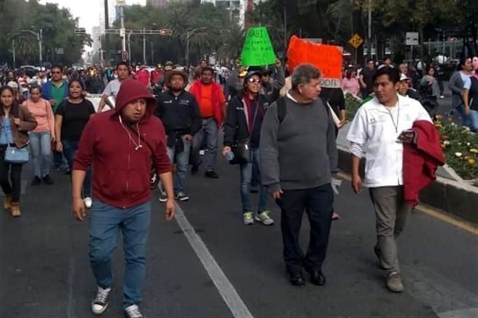 Los ex trabajadores se dirigen rumbo a la Ssa tras no alcanzar acuerdos en Segob.