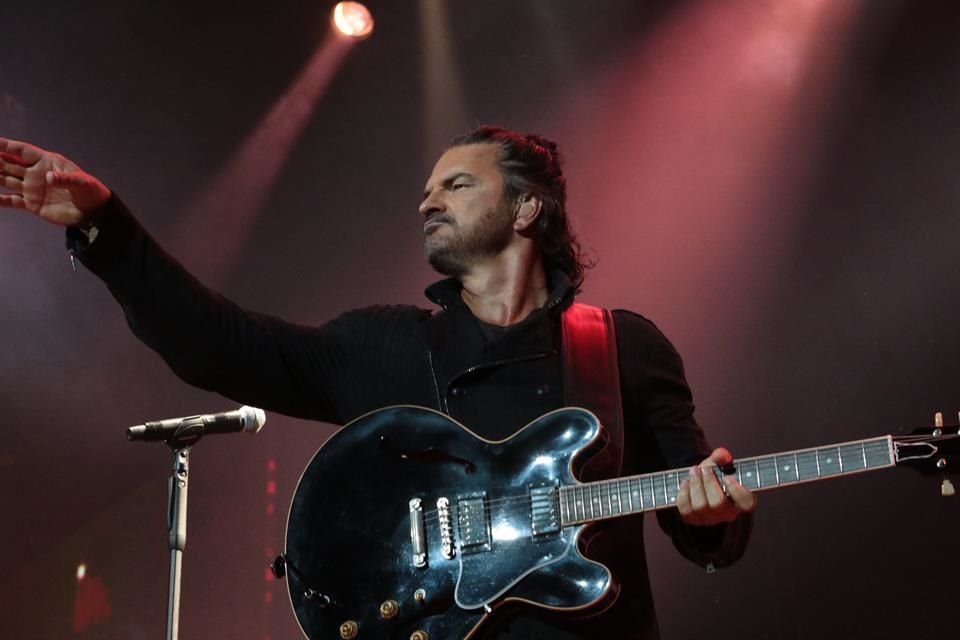 Ricardo Arjona demandó a la empresa Toyota por alterar el tema 'Jesús Verbo no Sustantivo' que usó en la campaña Toyotathón, en 2014.