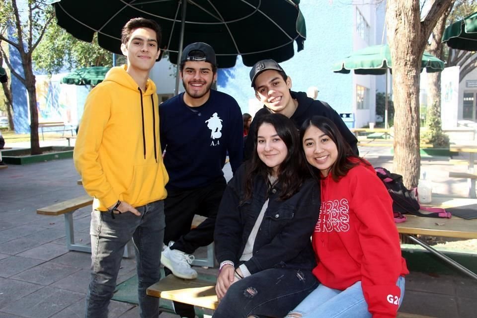 Jorge Del Barco, Miguel Martínez, Pablo Navarro, Ximena Magallón y Paulina López