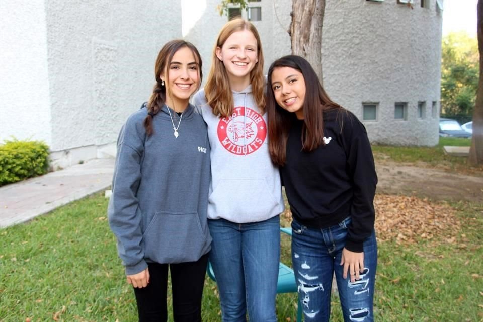 Paola Mascorro, Miriam Sholl y Cynthia Martínez