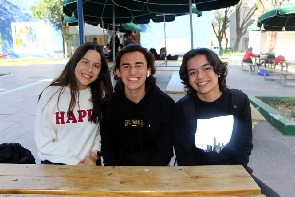 Sofía Taboada, Marco de Anda y Oscar Caballero