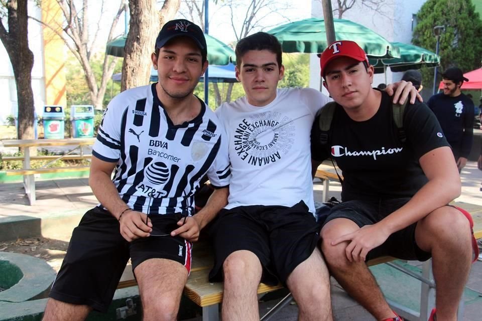 Santiago Benavides, Adrián Caballero y Diego Ramos