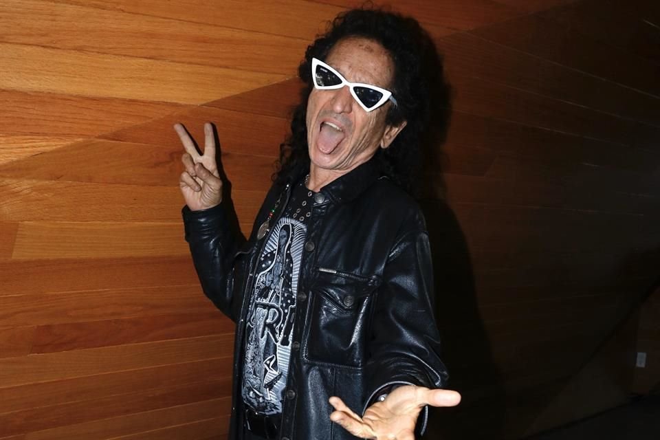 El cantante y su ex baterista de El Tri, José Ramón Cabrera llegaron a un acuerdo económico.