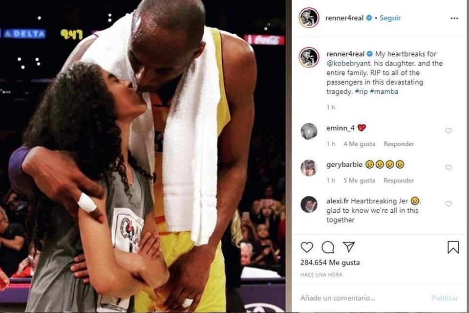 El actor Jeremmy Renner expresó un mensaje sobre la muerte de Kobe Bryan: 'Mi corazón está roto por @kobebryant, su hija y toda la familia. RIP a todos los pasajeros en esta devastadora tragedia'.