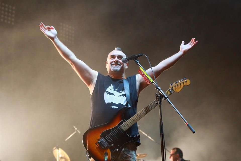 Temas como 'La Estampida', 'Gato López' y Mestizaje' sonaron en el Palacio de los Deportes.