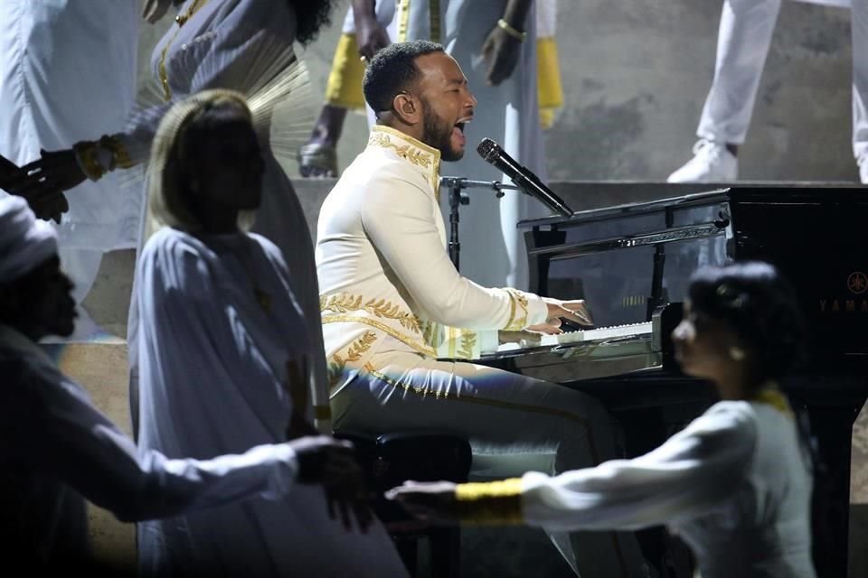 John Legend realizó un performance como parte del tributo al rapero Nipsey Hussle.