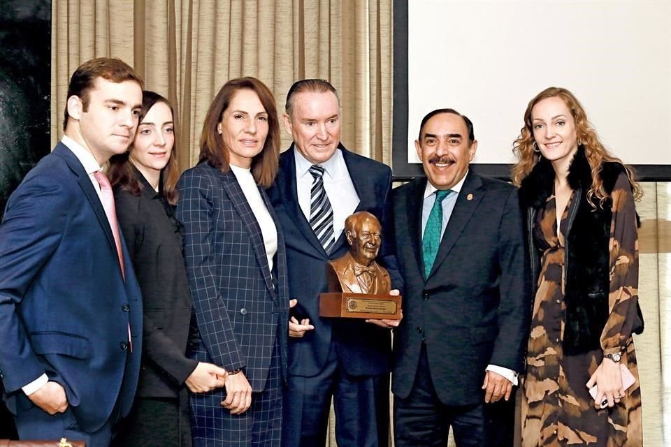 José Pablo Martín, Isabel Martín, Isabel Ruenes de Martín, Ricardo Martín Bringas, Jorge Ocampo y Lucía Martín