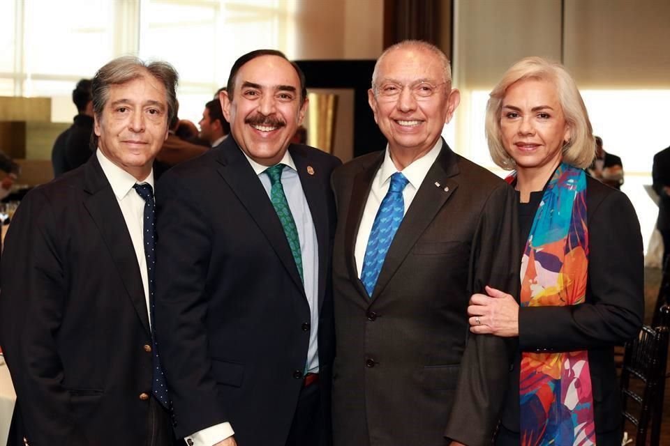 Lauro Gómez, Jorge Ocampo, Carlos Sandoval y Martha de Sandoval