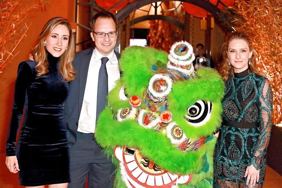 Paulina Jasso de Garza, Luis Garza y Fernanda Chávez