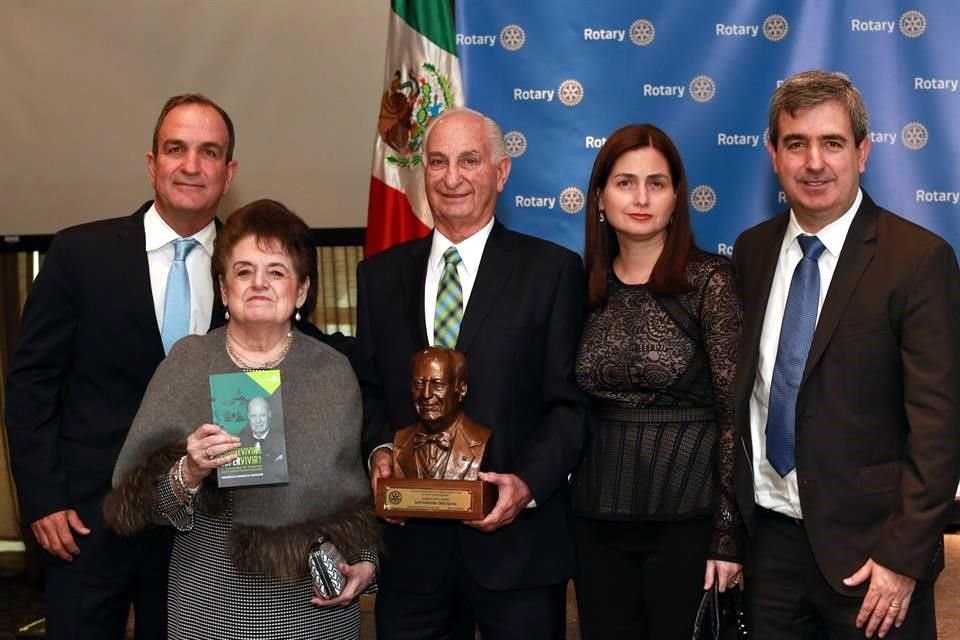 Pepe Maiz Domene, María de Lourdes Domene de Maiz, José Maiz García, Malú Maiz y Mauricio Maiz Domene