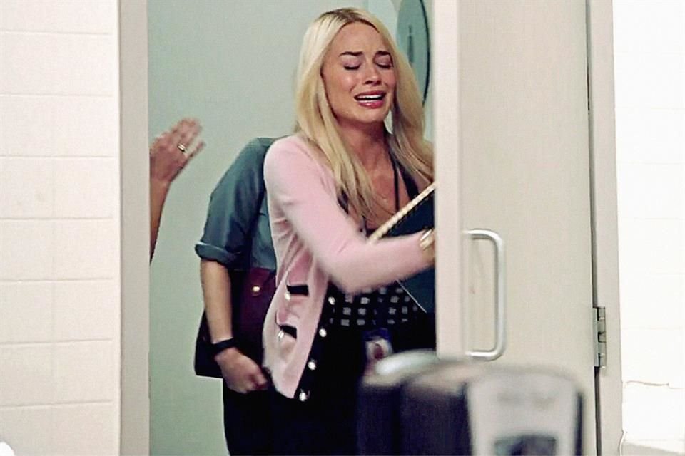 Margot Robbie, nominada a Mejor Actriz de Reparto, encarna a Kayla Pospisil, un personaje ficticio.