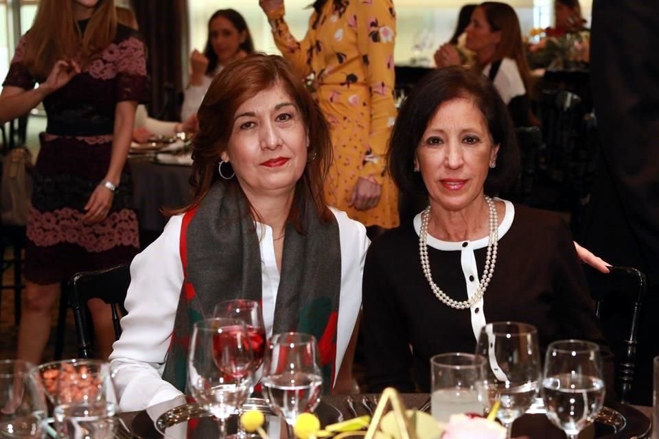 Dulce Mena de Cantú y Adriana Sánchez de Zepeda