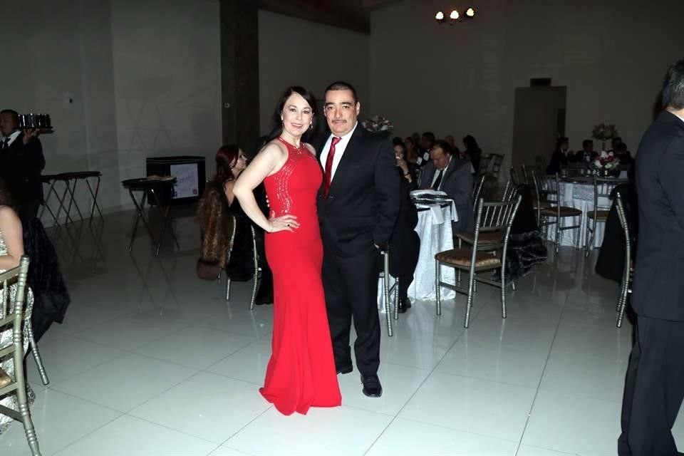 Marlene Villarreal de Elizondo y Edgar Elizondo
