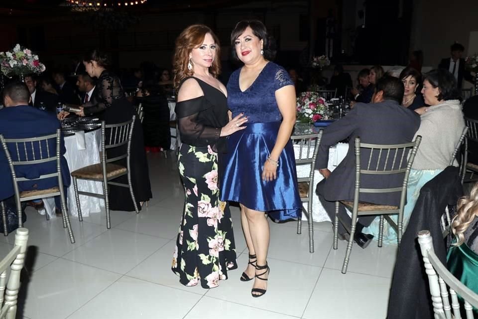 Irma Guizar y Martina Falleth de Izaguirre