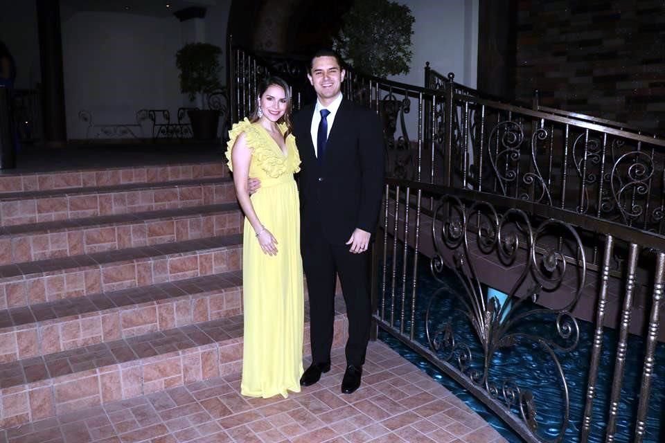 Alma Cavazos de Caballero y Paco Caballero