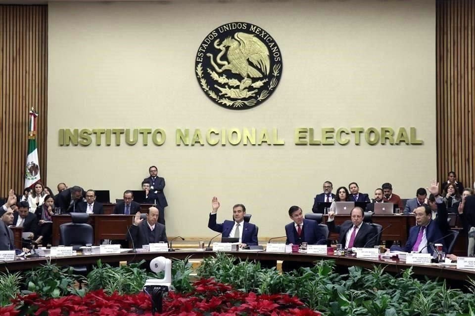 En un Estado democrático de Derecho, subrayaron los consejeros electorales, las diferencias de opinión y de votos son naturales se respetan y no se persiguen como delitos.