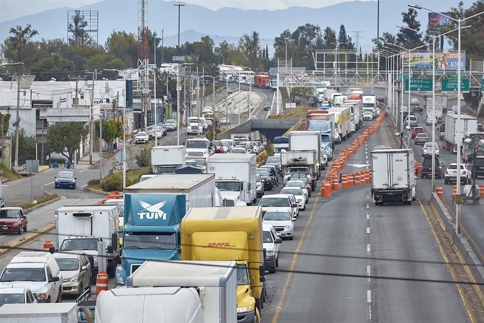 En el recorrido realizado ayer no se vieron agentes viales que agilizaran la circulación de los vehículos.