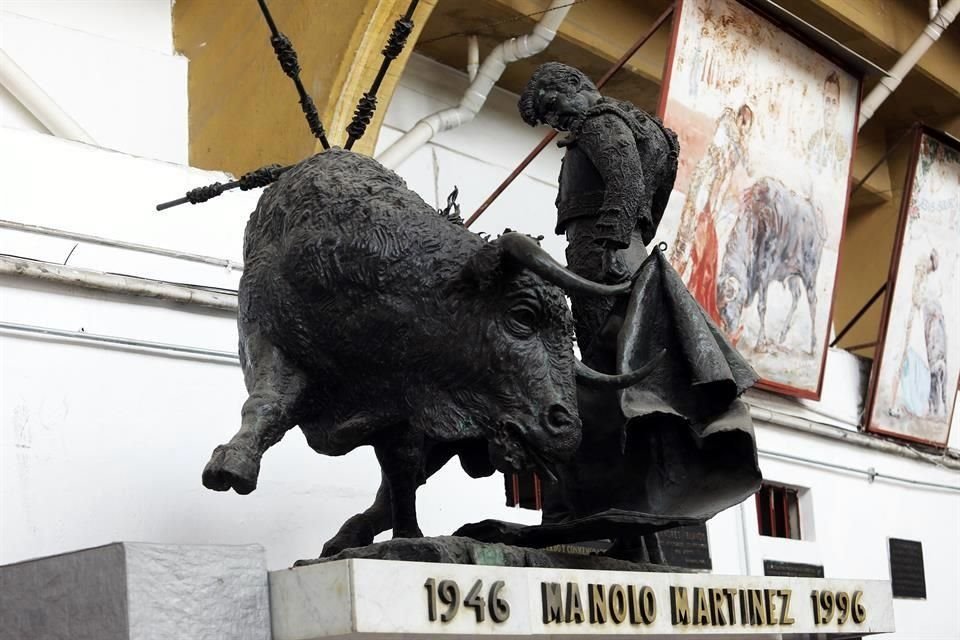 Una de las esculturas que se encuentran en el interior del Coso de Insurgentes, es la de Manolo Martínez, uno de los toreros consentidos del ruedo.