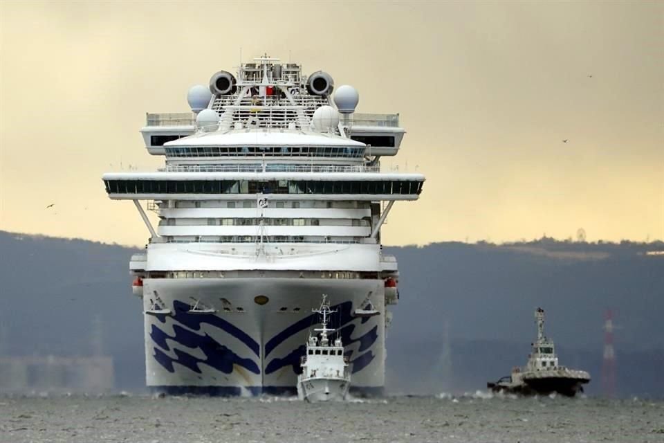 El crucero Diamond Princess cerca de Yokohama.