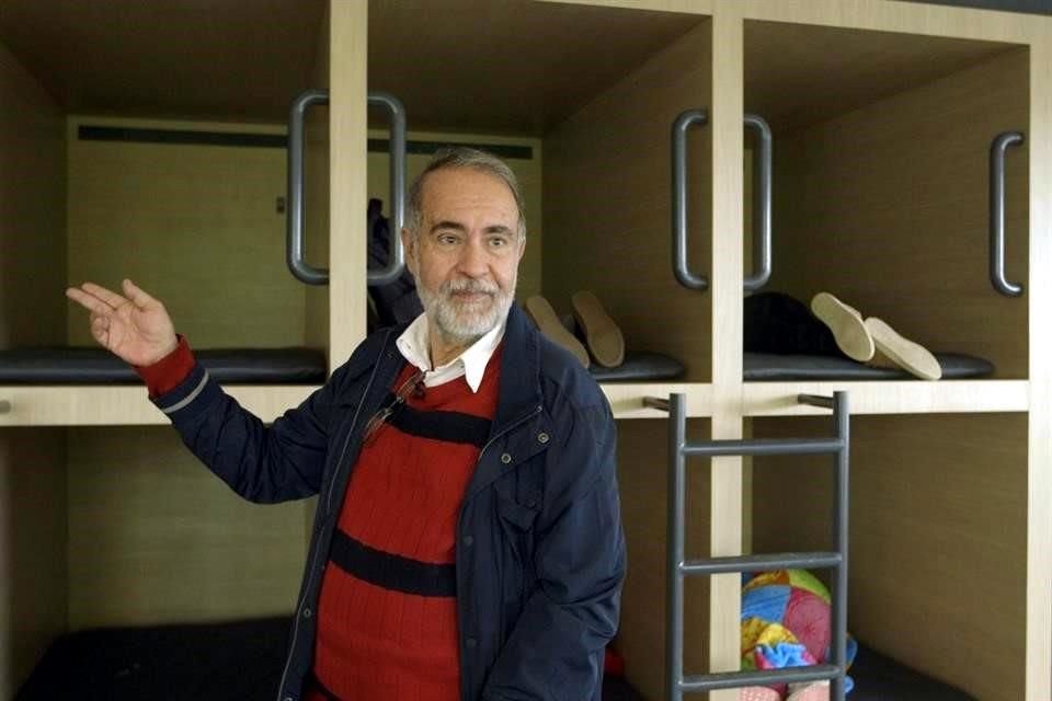 De acuerdo con Carlos Eduardo Luna, director de la biblioteca, la idea de colocar cubículos surgió para tener estudiantes descansados y que rindieran mejor.