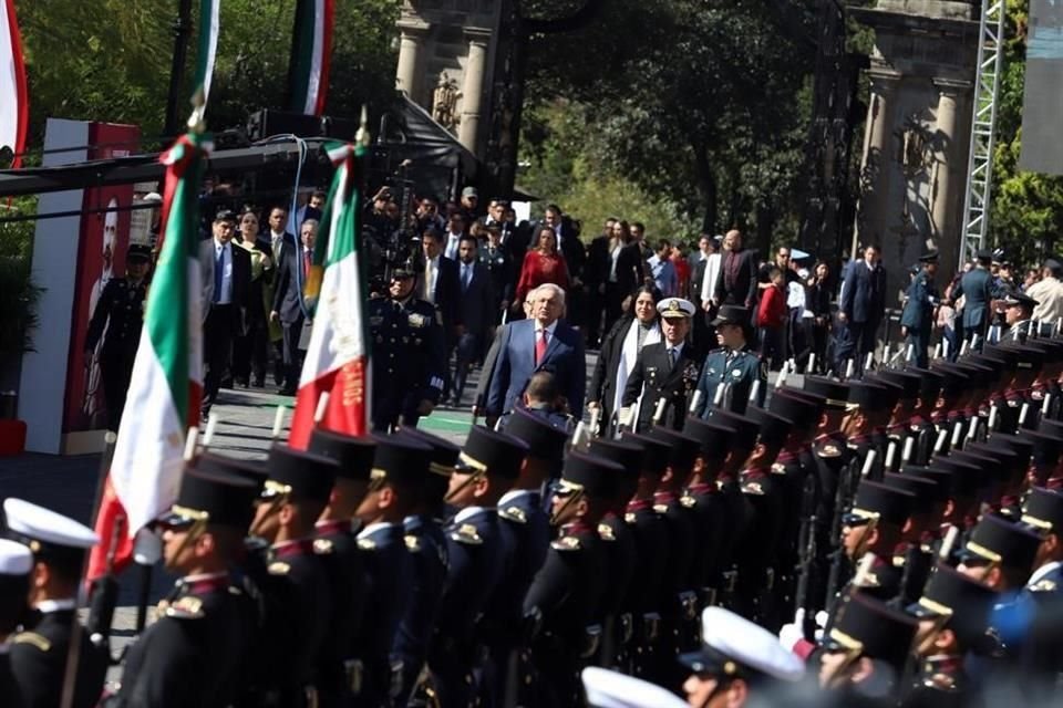 López Obrador a su llegada al Castillo de Chapultepec.