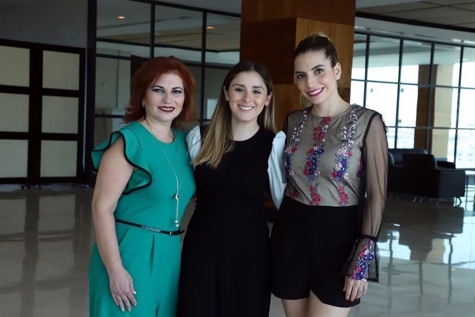 Nelba Gutiérrez de Covarrubias, Cecy Chapa y Arely Covarrubias de Garza