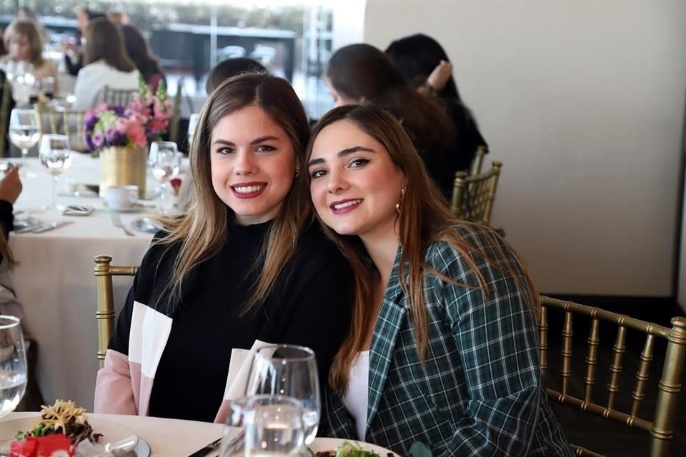 Ana Santos y Mariana Valdez