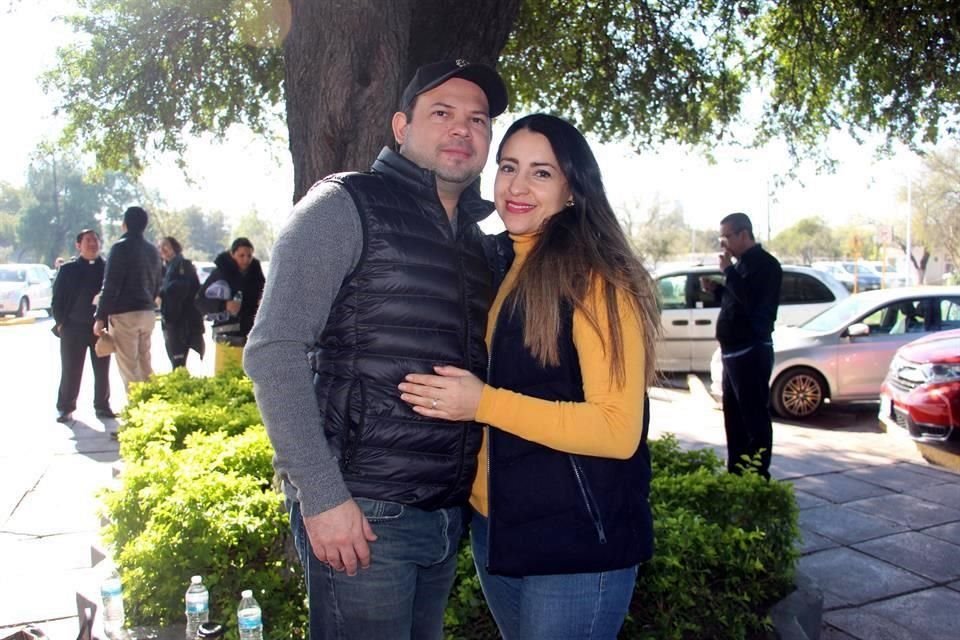 Héctor Cantú y Diana de Cantú