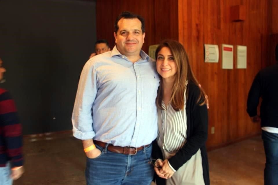 Alberto Díaz y Cinthya Arellano de Díaz