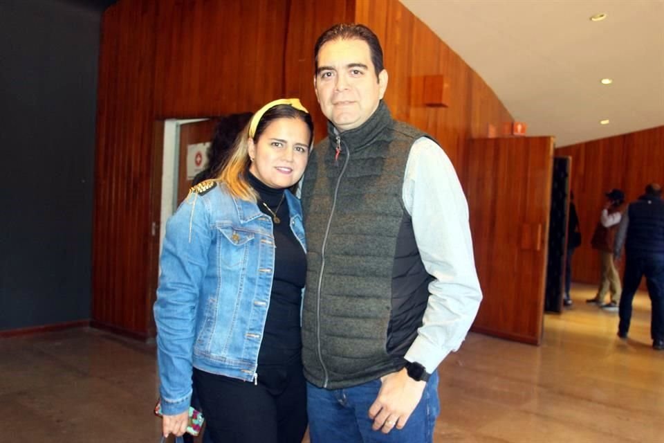 Edgar Contreras y Diana García de Contreras