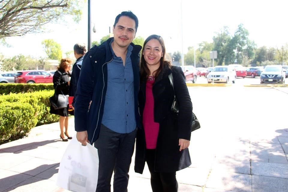 José Ángel Jarero  y  Cynthia Cano de Jarero