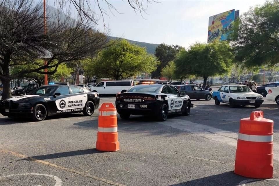 Por las detonaciones el parque se mantuvo cerrado y luego fue sitiado por las corporaciones policiacas.