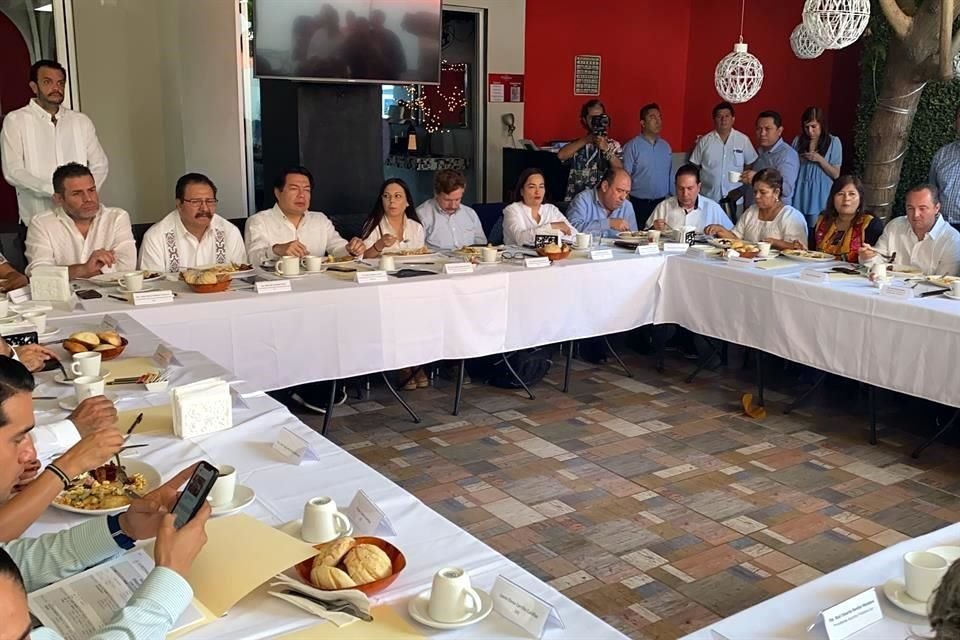 Los legisladores federales sostuvieron reuniones con autoridades locales y activistas, y recorrieron instalaciones del INM y de la Comar.