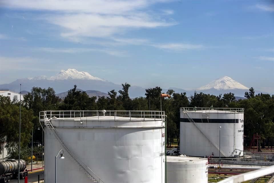 La capacidad de esta estación permite suministrar turbosina al AICM durante 3.5 días aproximadamente.